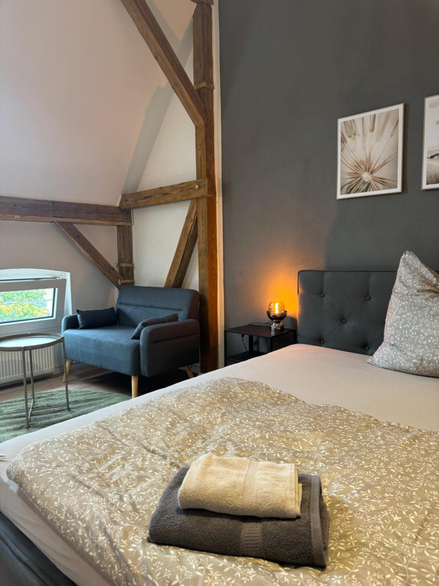 Appartement "Nina"Im Dachgeschoss, Inklusive Parkplatz Halle  外观 照片